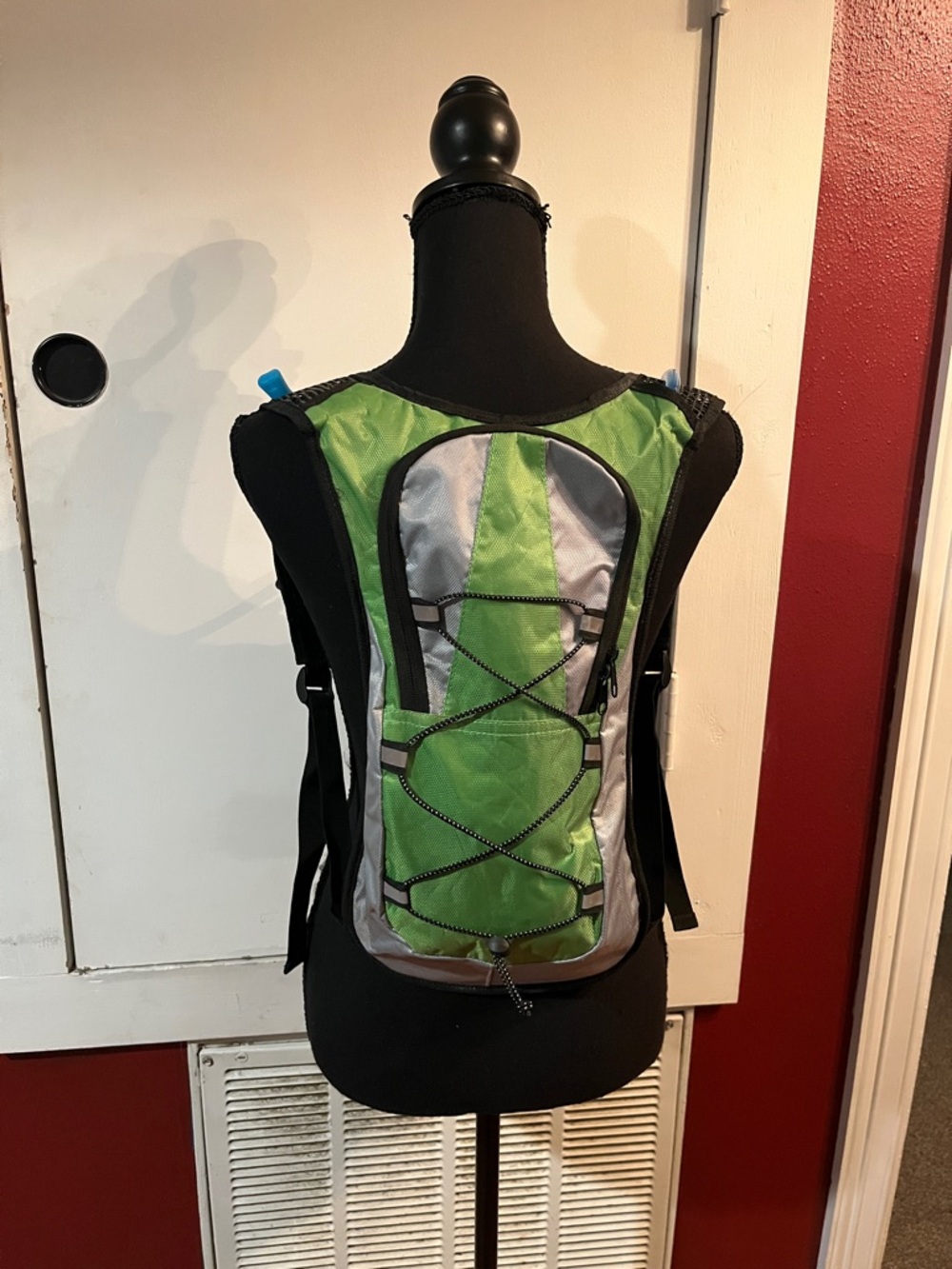 2 liter hydration backpack